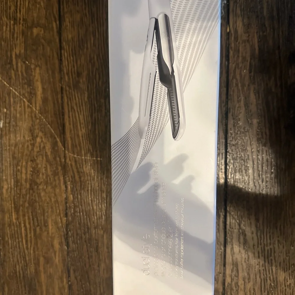 GHD - Picture 4 of 4